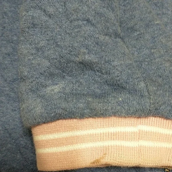 Lacoste - Picture 5 of 7